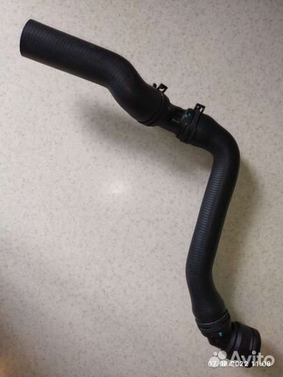 Патрубок системы охлаждения Skoda Octavia Tour 1,6