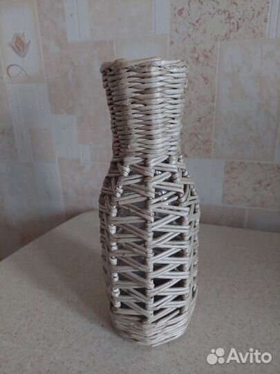 Ваза плетеная из бумажной лозы