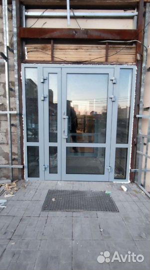 Дверь пластиковая не бу