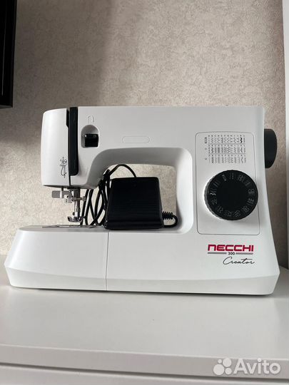 Швейная машинка necchi