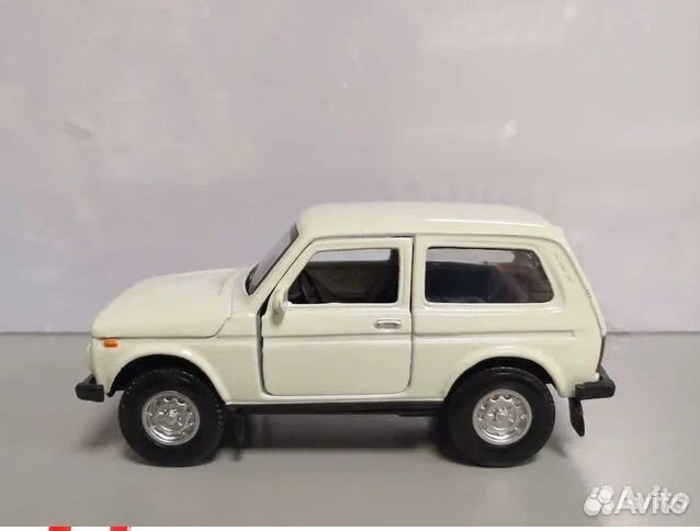 Модель Нива ваз 2121 белая