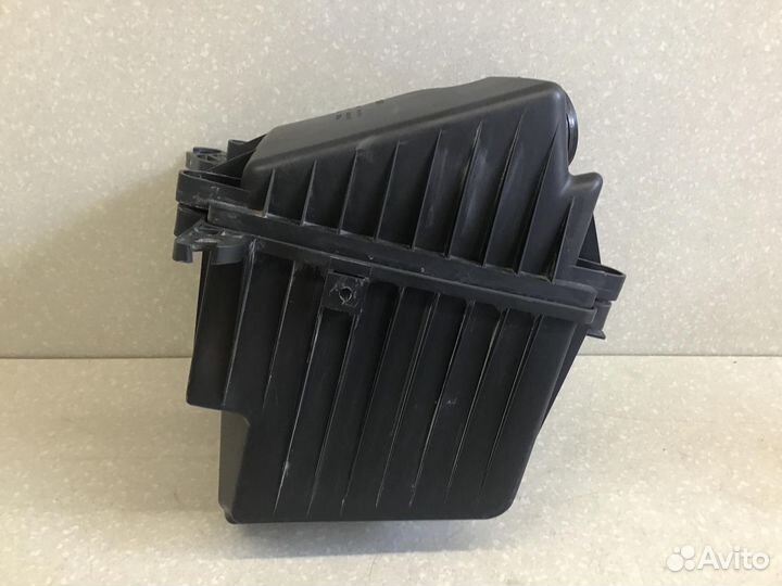 Корпус воздушного фильтра VAZ LADA Granta 2011