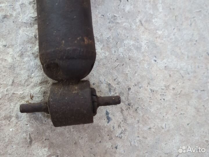 Газ 21 Волга амортизатор
