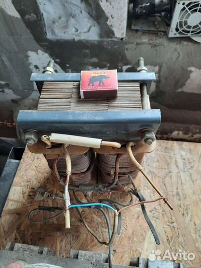 Трансформатор силовой, диоды и тринистор с радиато