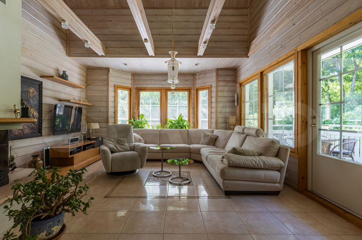 Дом 165,7 м² на участке 18 сот.