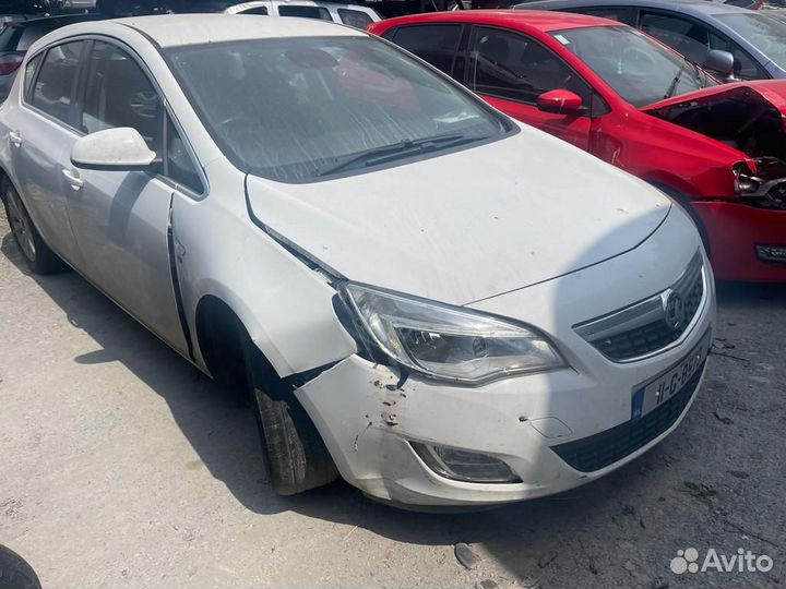 Вентилятор радиатора opel astra J 2011