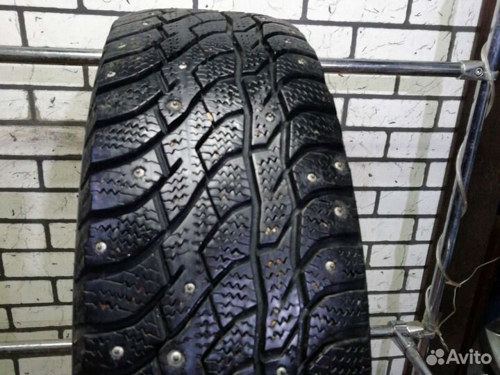 Viatti Bosco Nordico V-523 215/65 R16 98T