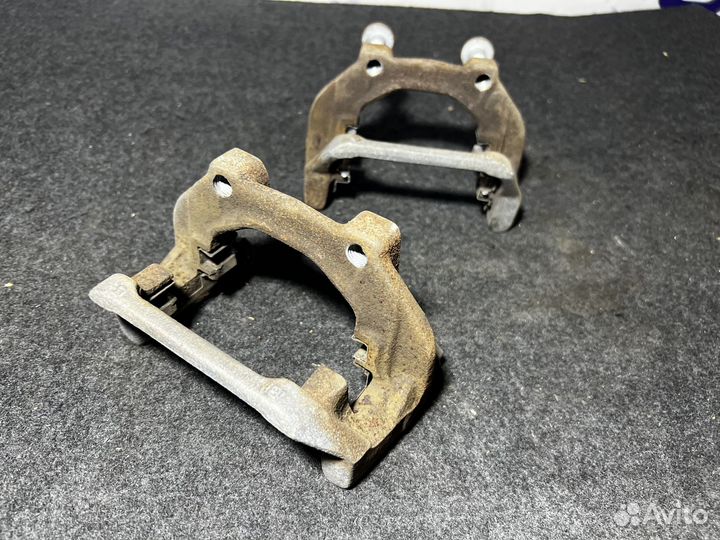 Направляющая тормозных колодок BMW X3 F25 X4 F26