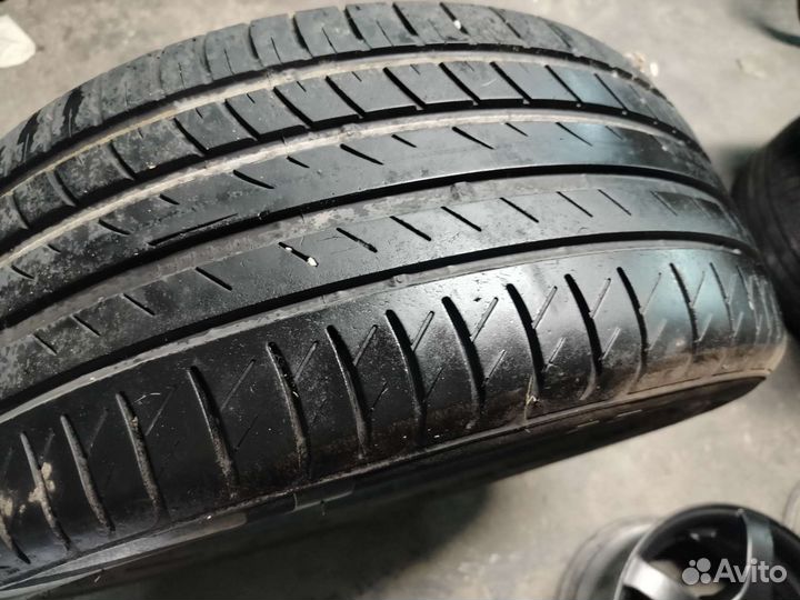 Viatti Strada Asimmetrico 255/45 R18