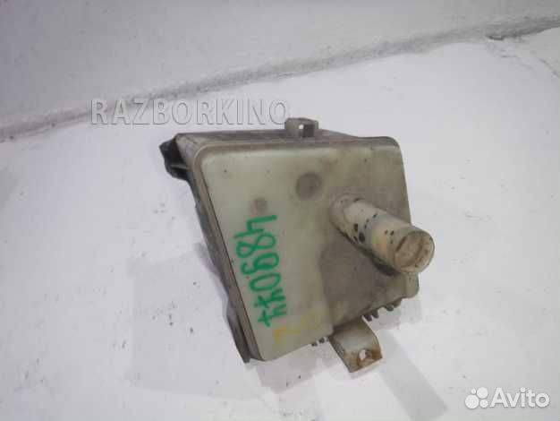 Бачок омывателя 2891070J16