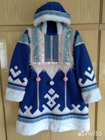 Этнические северные народные костюмы, малица