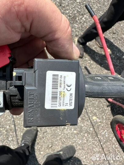 Замок зажигания Renault Duster 2 H4MD730R 2021