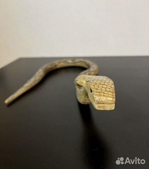 Змея деонвянная