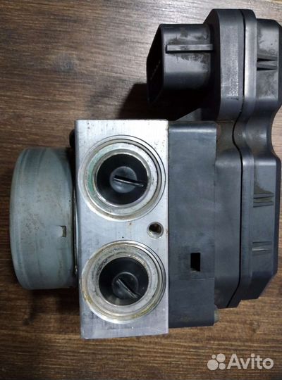 Блок абс Toyota Corolla 150/151 (2013)