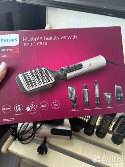 Фен-щетка Philips HP8657