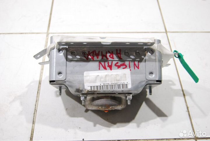 Подушка безопасности в торпеду Nissan Titan TA60