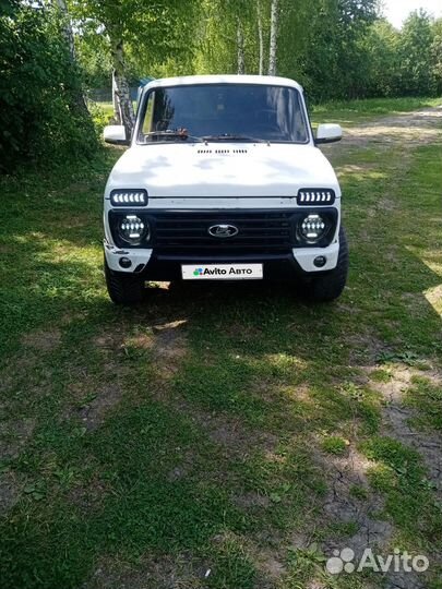 LADA 4x4 (Нива) 1.7 МТ, 2002, 130 000 км