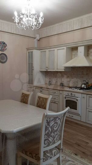 4-к. квартира, 132 м², 1/6 эт.