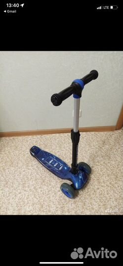 Самокат детский со светящимися колесами