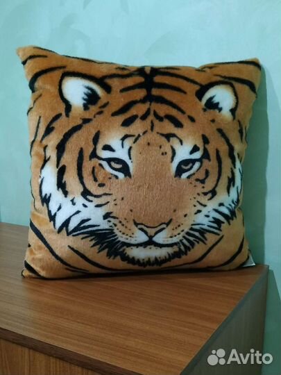 Подушка декоративная новая для дивана 40*40 см