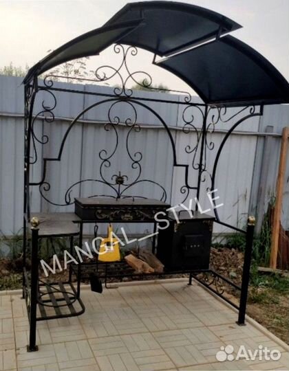 Мангал с крышей