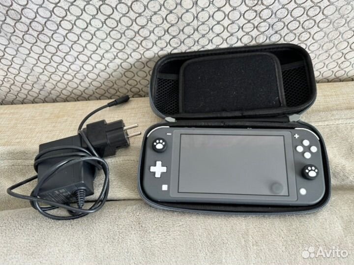 Nintendo switch lite прошитая 512 с играми