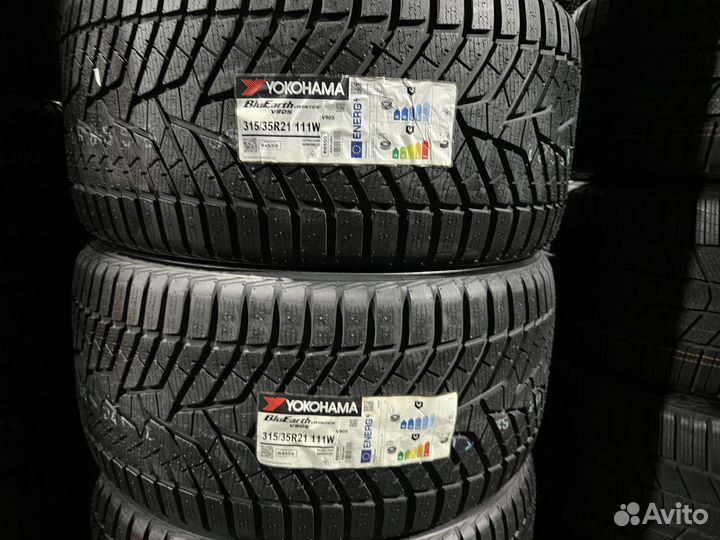 Yokohama BluEarth Winter V905 275/40 R21 и 315/35 R21 106W