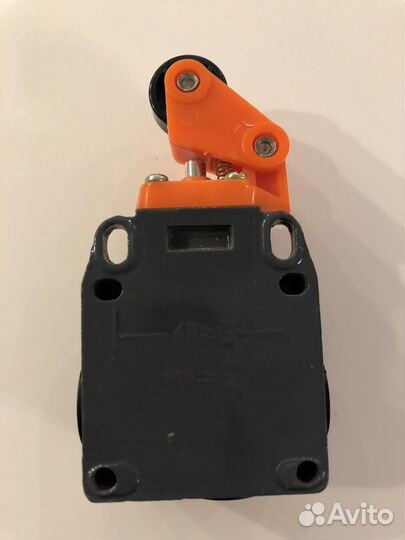 Выключaтель путевoй концевой впк-2112М Бу2