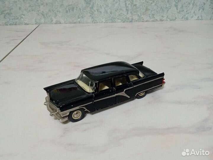 Модель Чайка Газ-13 СССР без ми, номерная