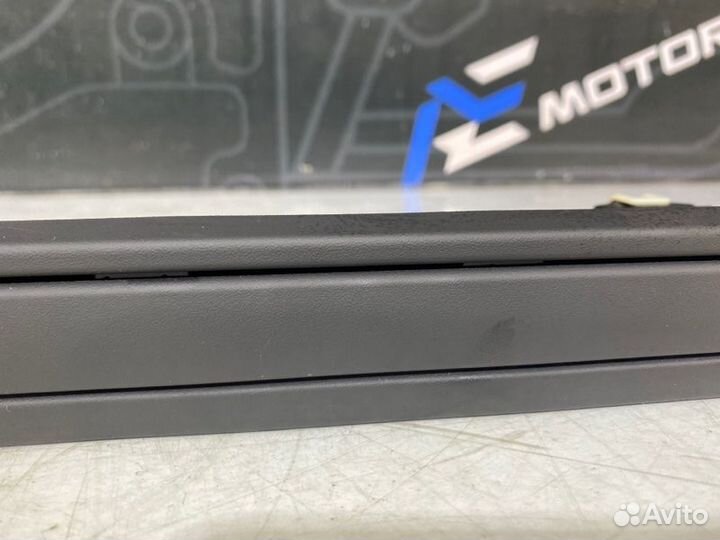 Шторка двери задняя правая Audi A8 D3 BFM 2005