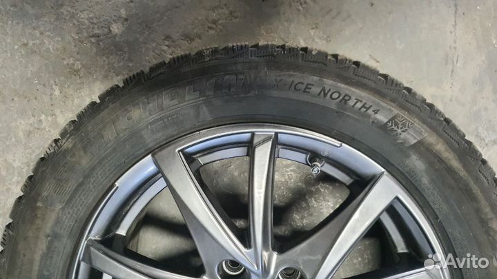 Michelin X-Ice North 4 205/55 R16 94T