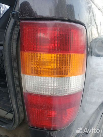 Фонарь задний левый правый Chevrolet Blazer S15