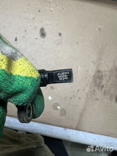 Задний левый датчик скорости Toyota Hilux 8