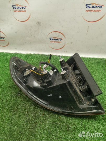 Фонарь задний правый Hyundai Santa-Fe 2 SUV 2.2