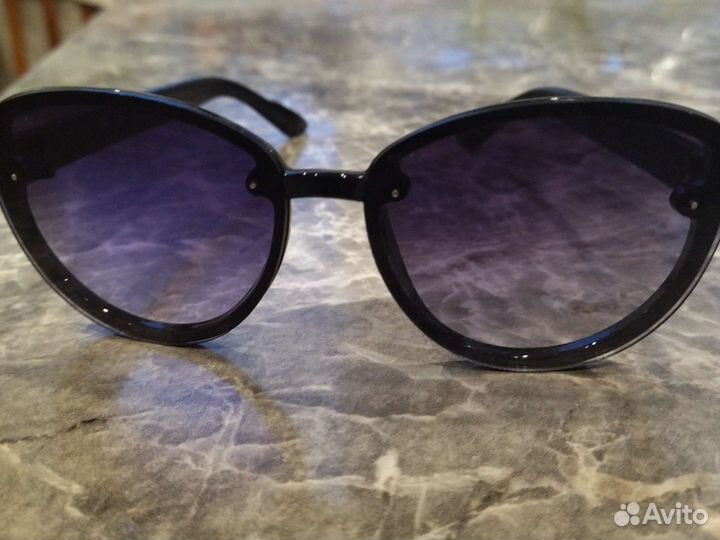 Солнечные очки женские