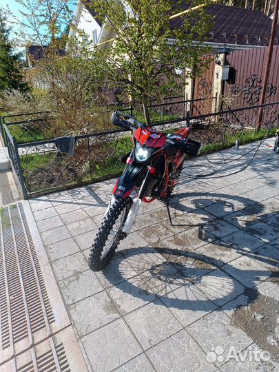 Мотоцикл BSE Z10