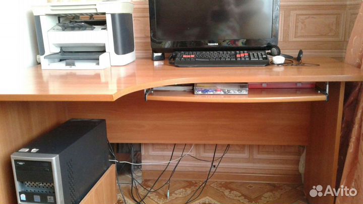 Компьютерный стол