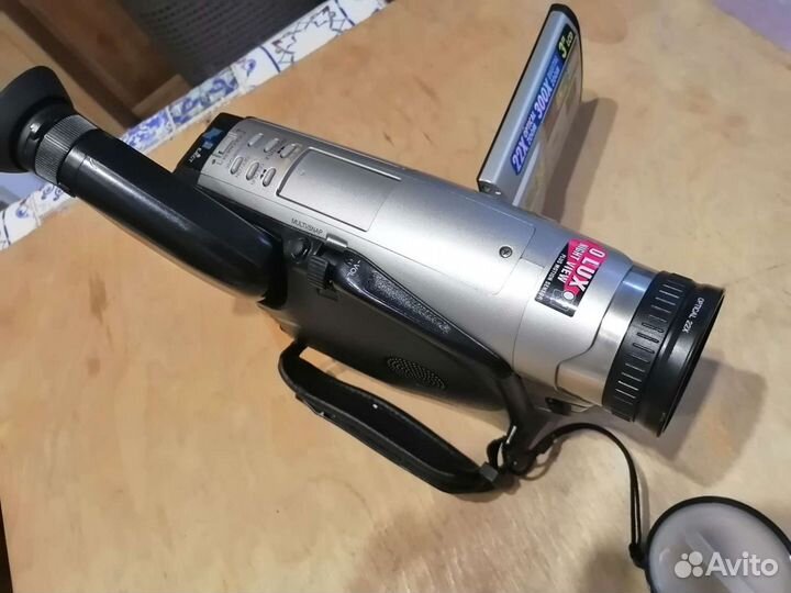 Видеокамера Panasonic VX57