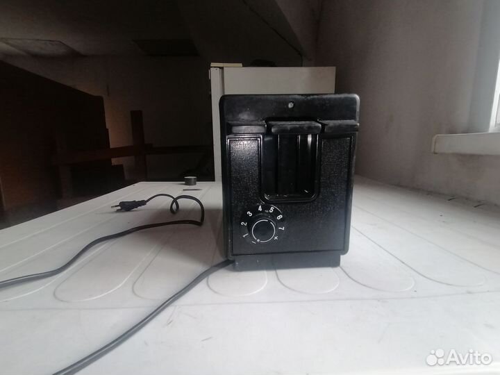 Тостер почти новый