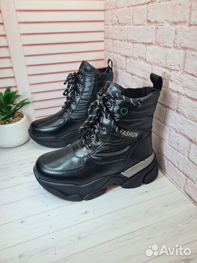 Ботинки зимние дутики для девочки 32 новые