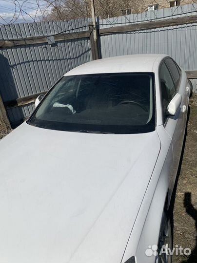 Audi A4 2.0 AT, 2010, битый, 200 000 км