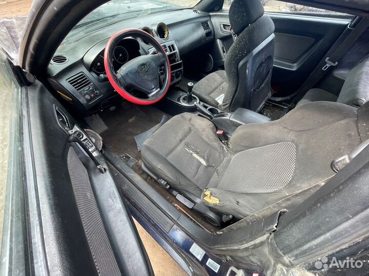В разборе Hyundai Tiburon 2002 2.0 G4GC МКПП