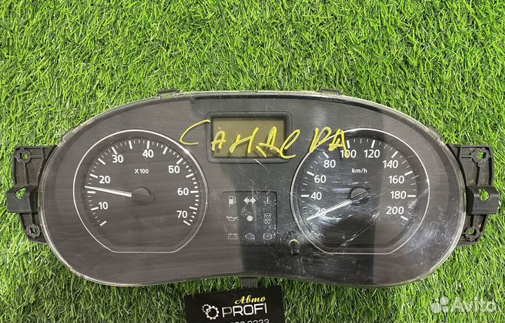 Панель приборов Renault Sandero 1