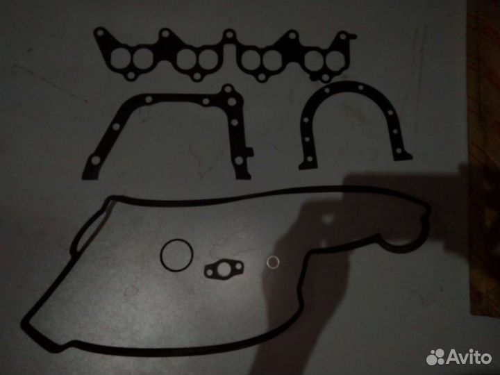 Комплект прокладок двигателя Toyota carina FF