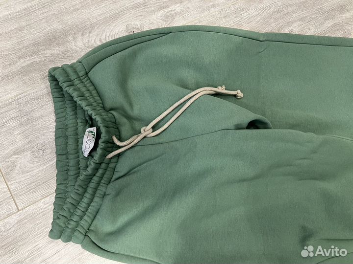 Спортивный костюм женский