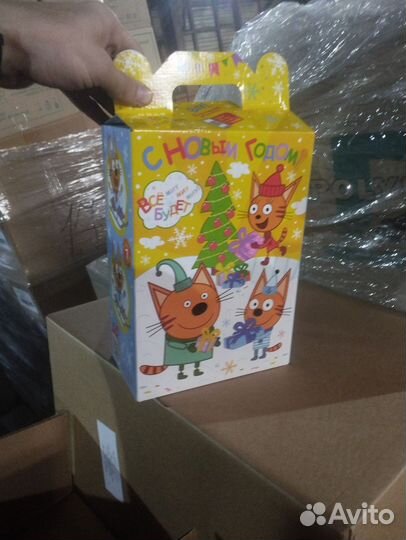 Подарочный новогодний ларец для конфет