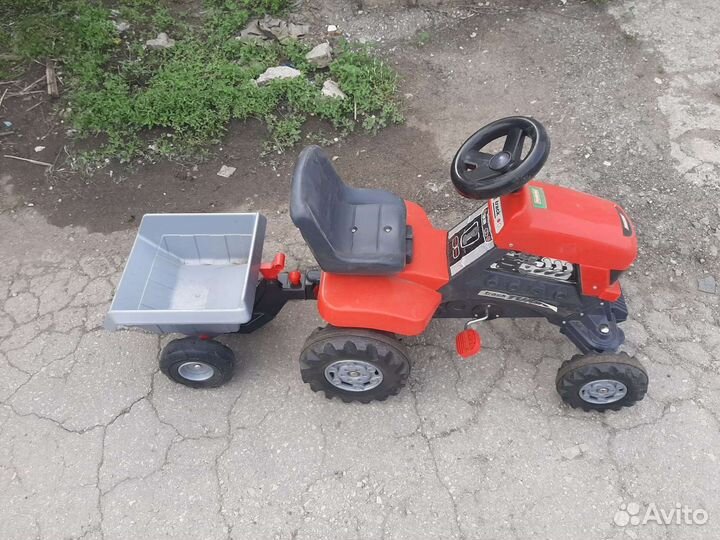 Трактор с педалями и прицепом