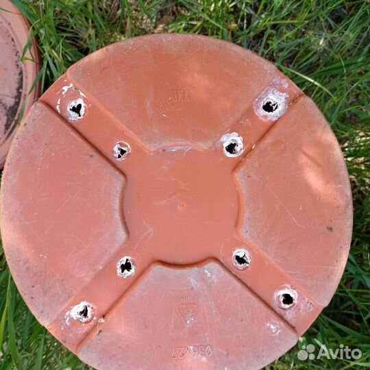 Большой цветочный горшок