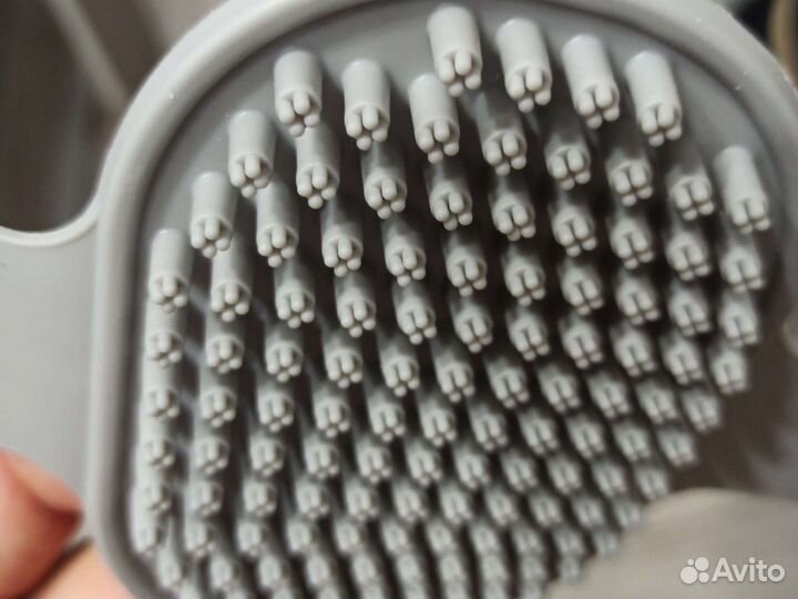 Щётка для вычесывания шерсти