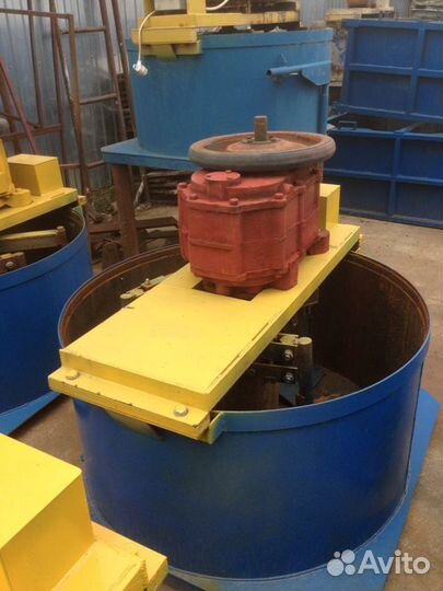 Бетоносмеситель принудительного типа эст-300